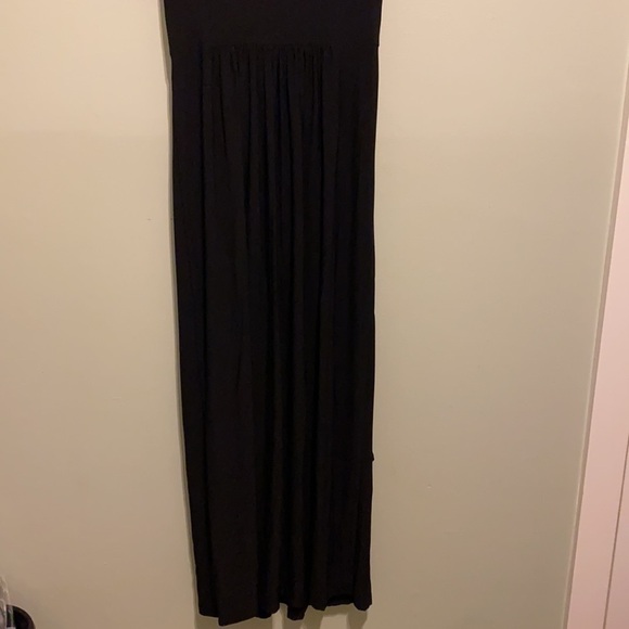 Tiana B Black Short Sleeve Long Maxi Dress With a Gem Belt Accent - Picture 5 of 10